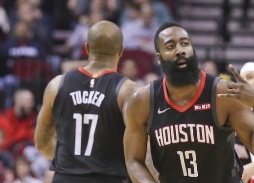  76人哈登三双难救主 尼克斯终结连败  