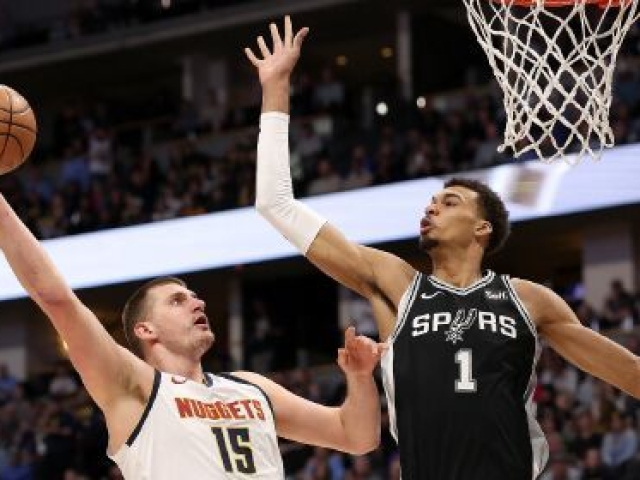  文班亚马菜鸟赛季比肩邓肯状元风采  