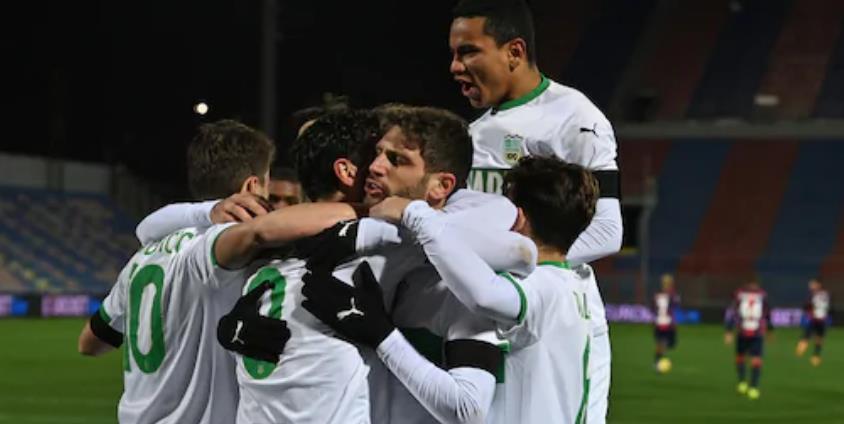  国际米兰逆转绝杀登顶积分榜  